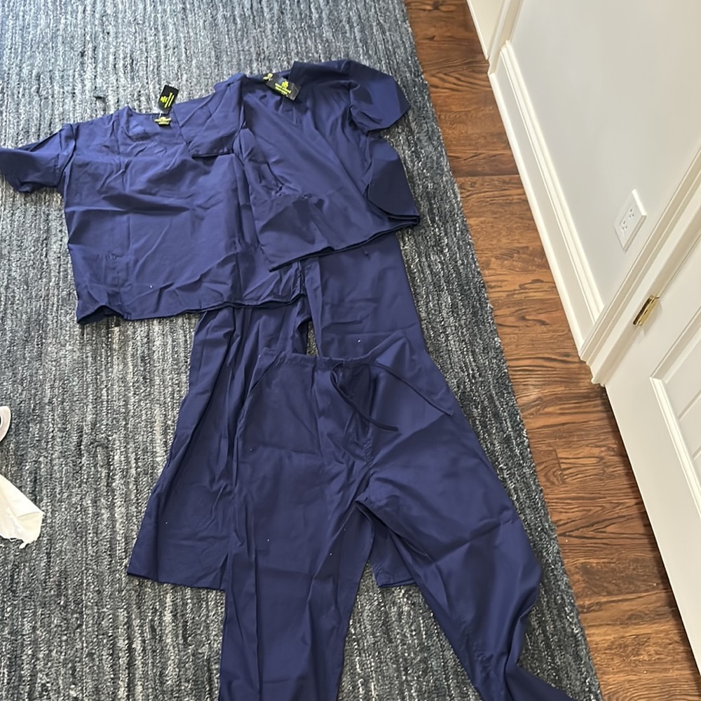 Natural Uniforms UNISEX True Navy Blue Scrub Set Size M - NWT